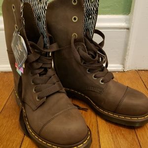 NIB Dr Martens ST Leah Boots US Womens 9 UK 7